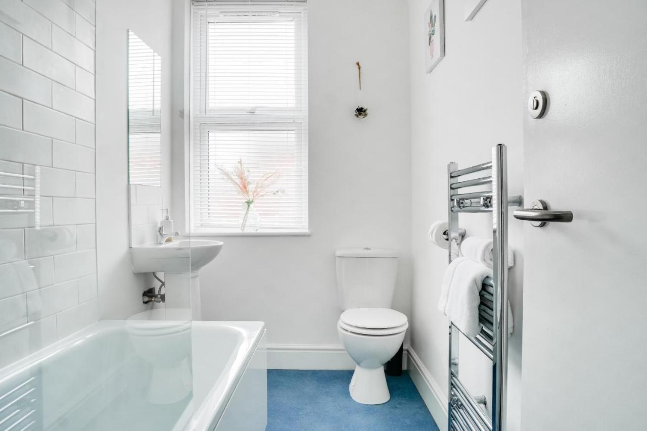 Spacious 4 Bedroom House Near Leeds Cc Beeston Hill Luaran gambar