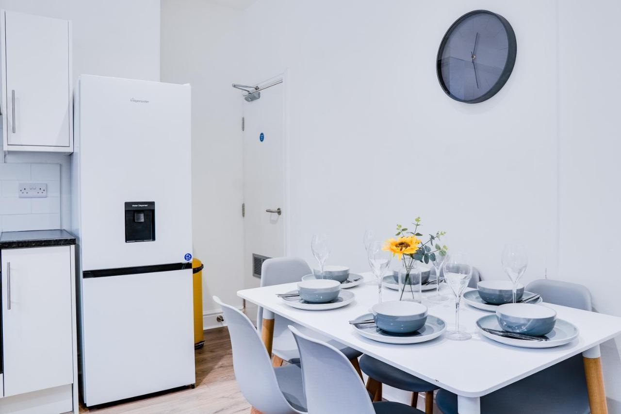 Spacious 4 Bedroom House Near Leeds Cc Beeston Hill Luaran gambar