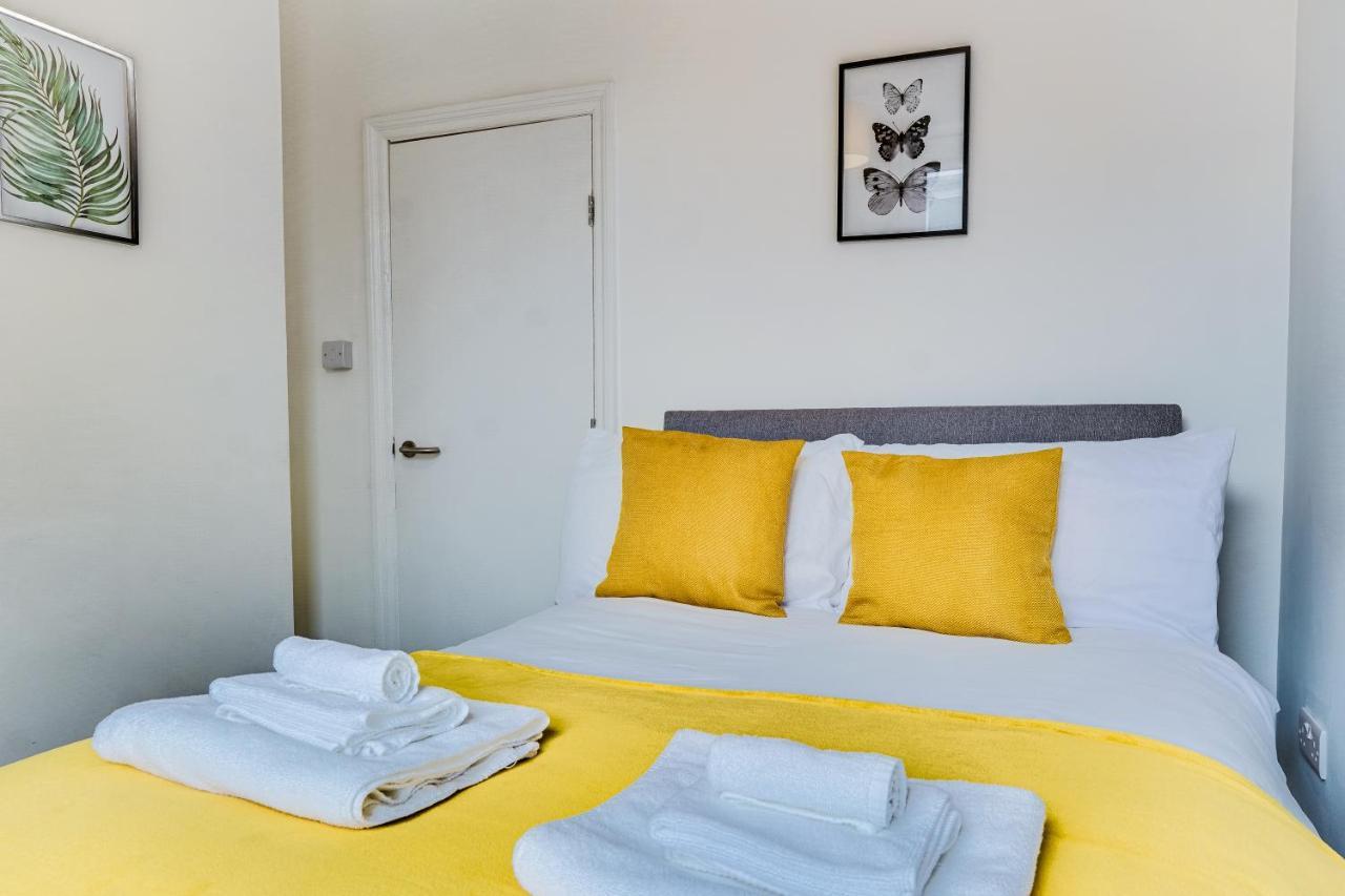 Spacious 4 Bedroom House Near Leeds Cc Beeston Hill Luaran gambar