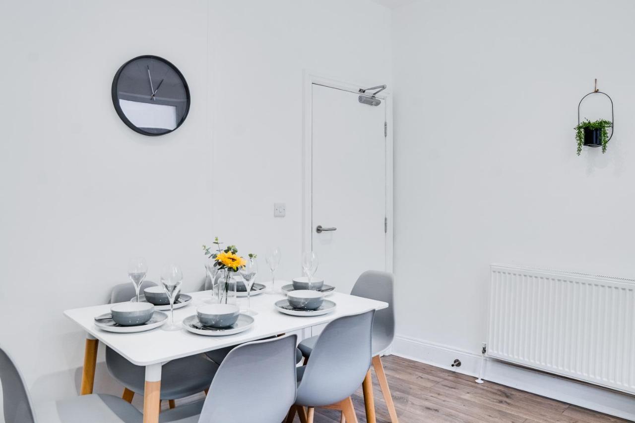 Spacious 4 Bedroom House Near Leeds Cc Beeston Hill Luaran gambar