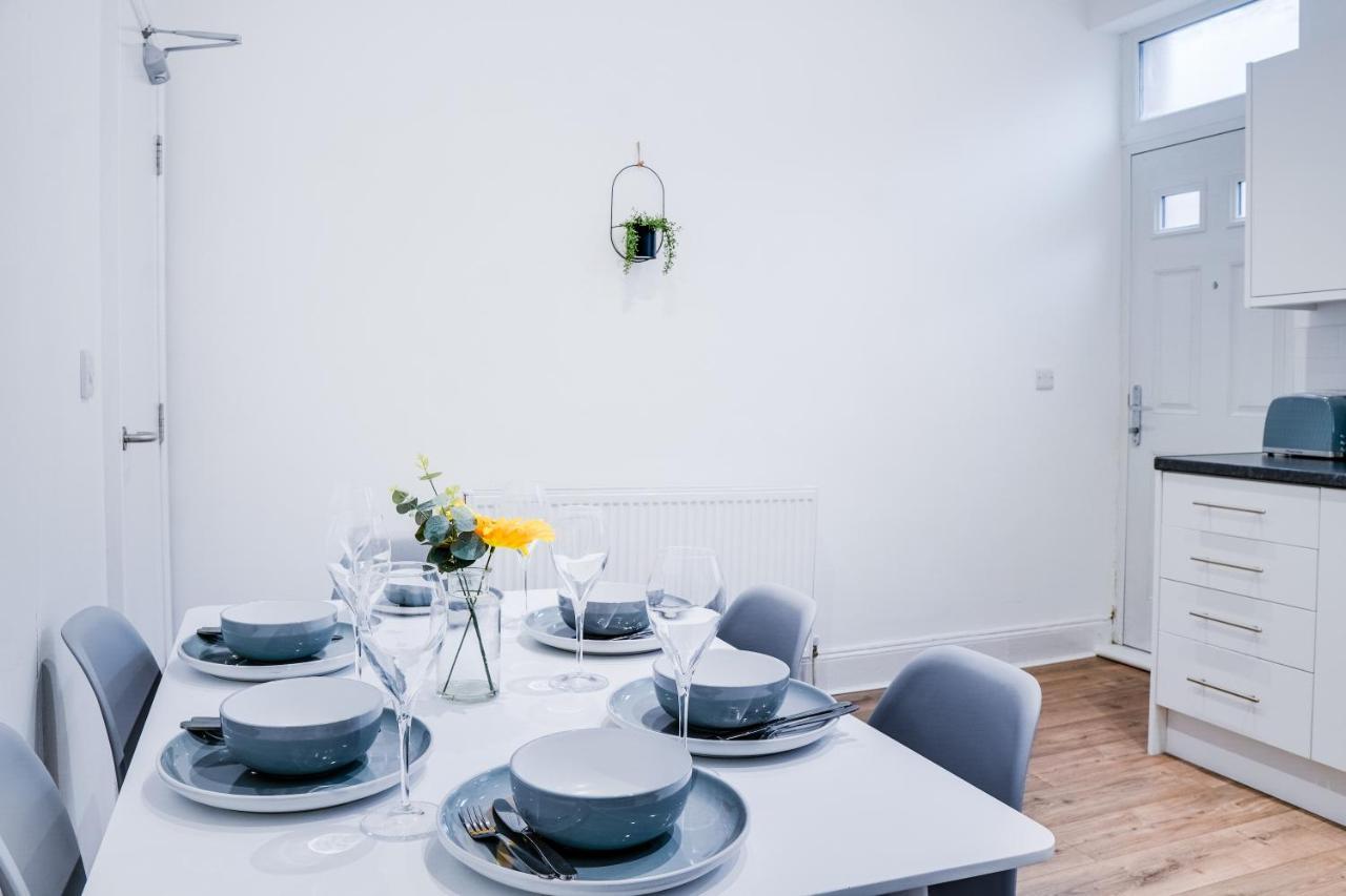 Spacious 4 Bedroom House Near Leeds Cc Beeston Hill Luaran gambar